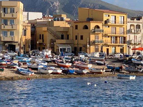 Апартаменты Aspra Al Delfino Blu Багерия Экстерьер фото